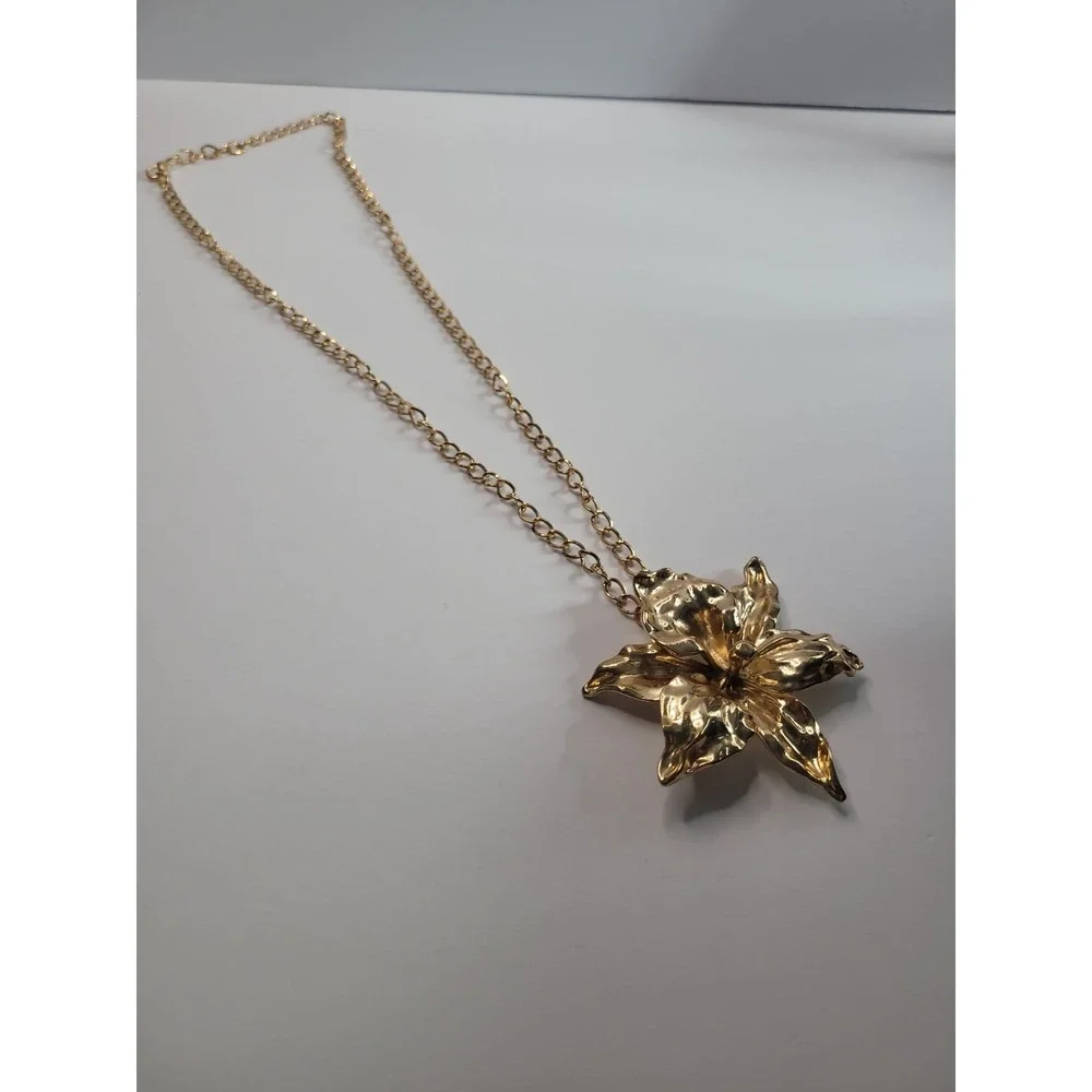 Gold Tone Flower Pendant Necklace Large Statement Floral Boho Vintage Style